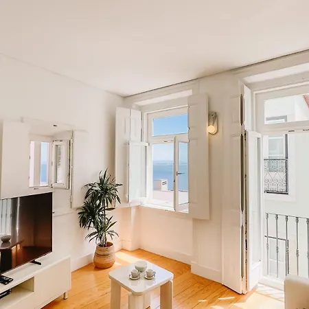 Апартаменты Stylish Alfama | River Views By The Se *
