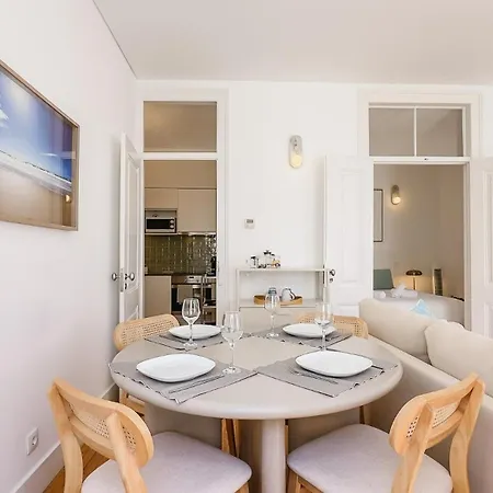 Stylish Alfama | River Views By The Se Апартаменты *