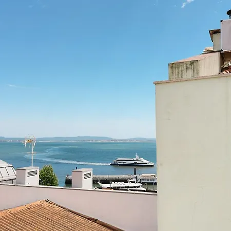 Stylish Alfama | River Views By The Se