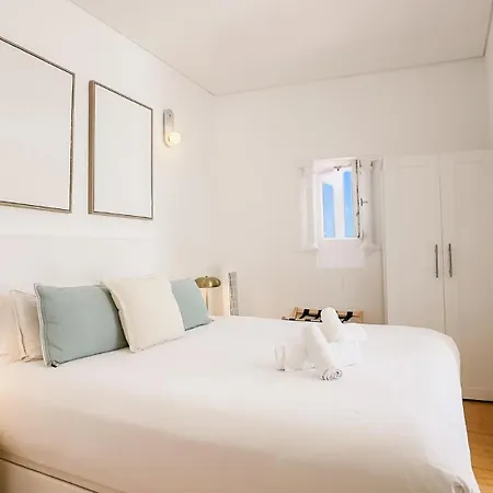 Stylish Alfama | River Views By The Se Апартаменты Лиссабон
