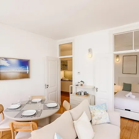 Stylish Alfama | River Views By The Se *