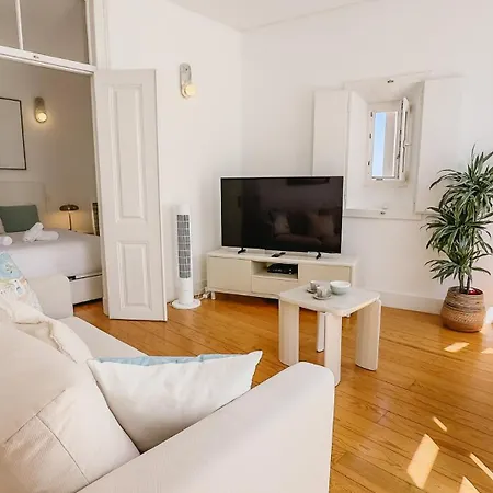 Stylish Alfama | River Views By The Se