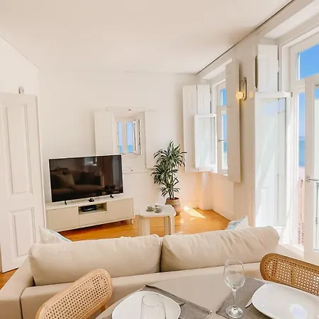 Stylish Alfama | River Views By The Se Апартаменты