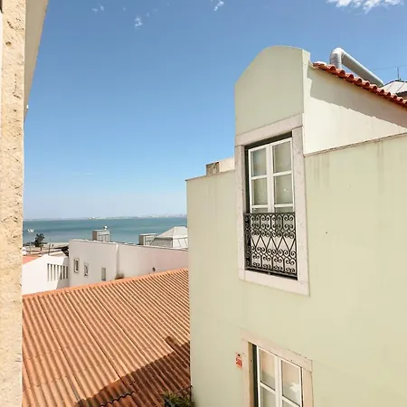 Stylish Alfama | River Views By The Se * Лиссабон