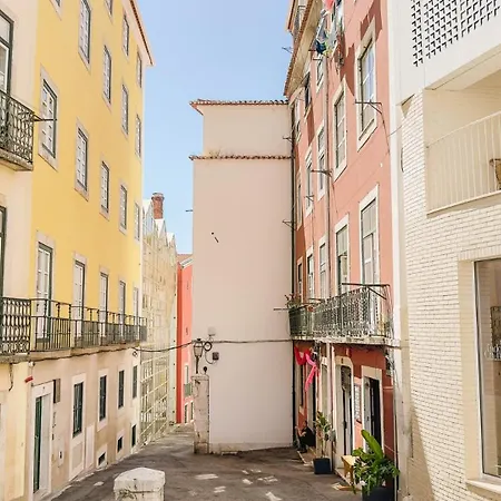 Stylish Alfama | River Views By The Se *